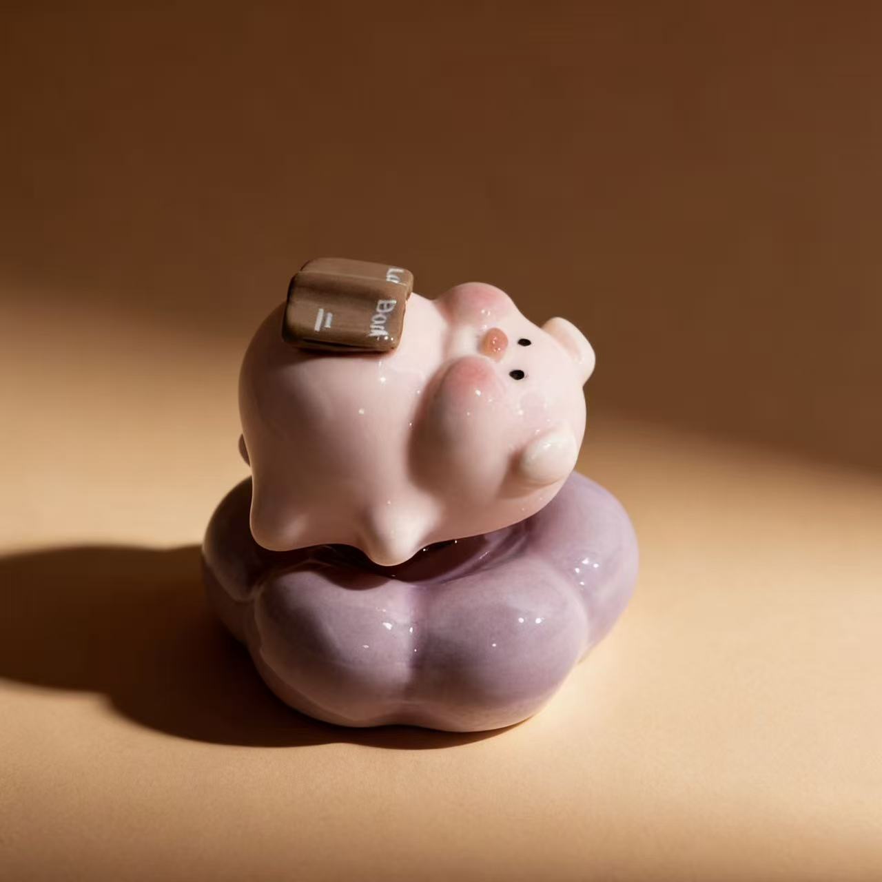 Spinning Piggy Figurine - Ceramic Desk Decor