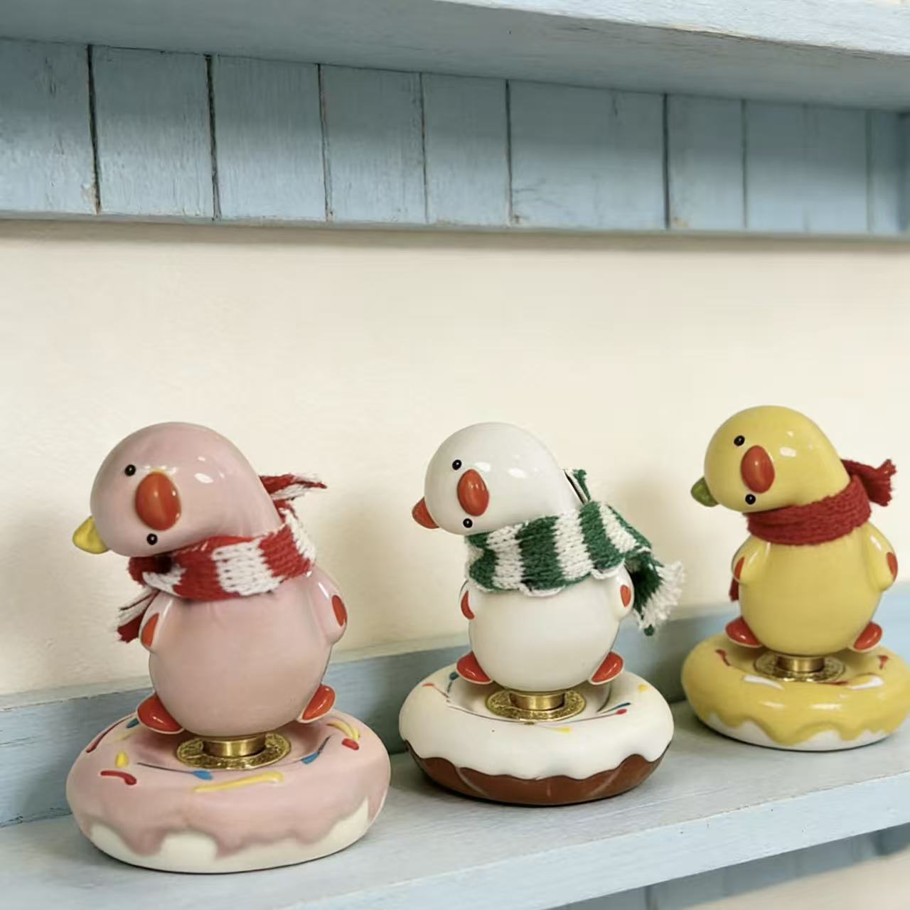 Spinning Duck Figurine - Ceramic Desk Decor